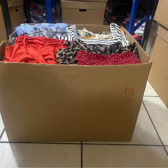 Summer mix clothing box all brands - Picture 2 of 14